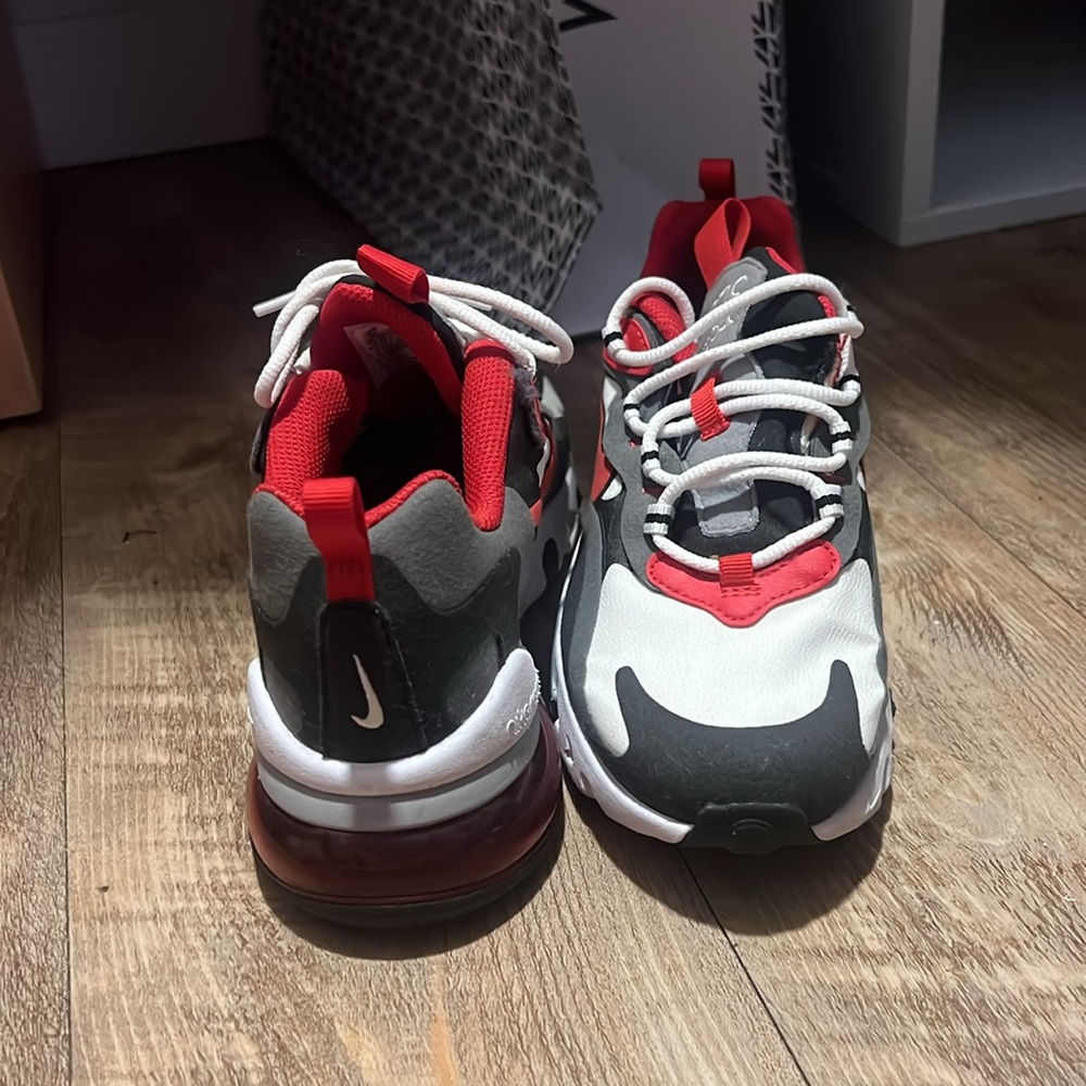 Nike Air 270 React - image 2